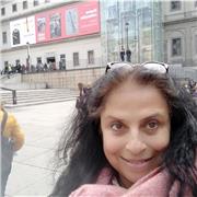 Soy una profesora de español para extranjeros con inglés bilingüe. Tengo muchos años de experiencia enseñando lenguas en todos los niveles. Te enseño a la medida de tus necesidades para que puedas utilizar la lengua en tu vida diaria o trabajo.. No dejes